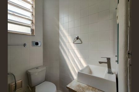 Apartamento para alugar com 47m², 2 quartos e sem vaga Apartamento para alugar com 47m², 2 quartos e sem vagaBanheiro Corredor