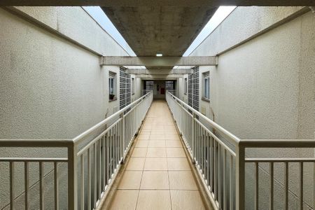 Apartamento para alugar com 48m², 2 quartos e 1 vaga Apartamento para alugar com 48m², 2 quartos e 1 vagaHall