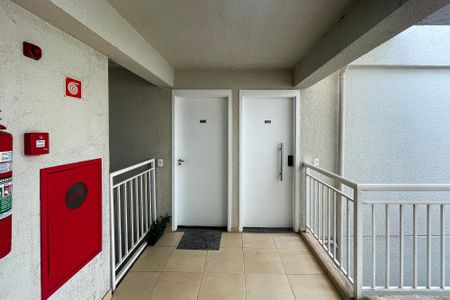 Apartamento para alugar com 48m², 2 quartos e 1 vaga Apartamento para alugar com 48m², 2 quartos e 1 vagaHall