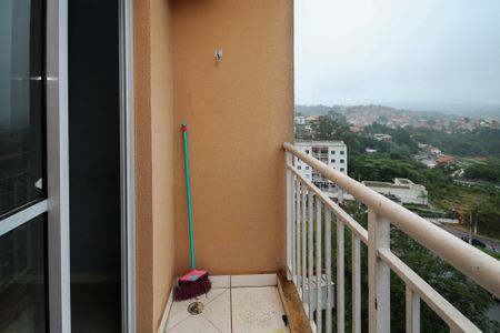 Varanda Sala de apartamento para alugar com 2 quartos, 48m² em Lajeado, Cotia