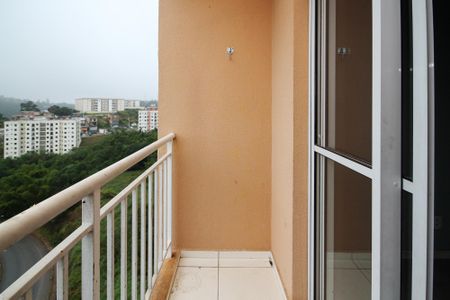 Varanda Sala de apartamento para alugar com 2 quartos, 48m² em Lajeado, Cotia