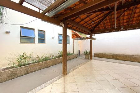 Casa de condomínio à venda com 300m², 3 quartos e sem vaga Casa de condomínio à venda com 300m², 3 quartos e sem vagaEspaço Gourmet