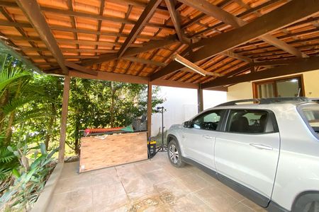 Casa de condomínio à venda com 300m², 3 quartos e sem vaga Casa de condomínio à venda com 300m², 3 quartos e sem vagaGaragem