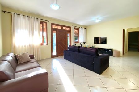 Sala de casa de condomínio à venda com 3 quartos, 300m² em Vila do Ouro, Nova Lima