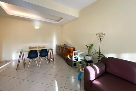 Sala de casa de condomínio à venda com 3 quartos, 300m² em Vila do Ouro, Nova Lima