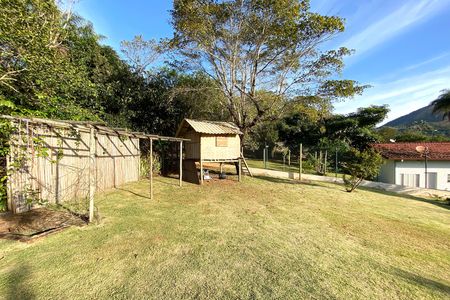 Casa de condomínio à venda com 300m², 3 quartos e sem vaga Casa de condomínio à venda com 300m², 3 quartos e sem vagaQuintal