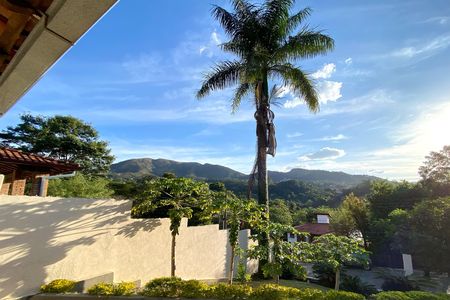 Vista de casa de condomínio à venda com 3 quartos, 300m² em Vila do Ouro, Nova Lima