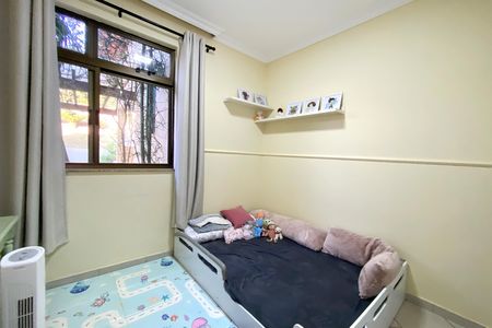 Casa de condomínio à venda com 300m², 3 quartos e sem vaga Casa de condomínio à venda com 300m², 3 quartos e sem vagaQuarto 2