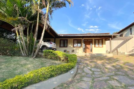 Casa de condomínio à venda com 300m², 3 quartos e sem vaga Casa de condomínio à venda com 300m², 3 quartos e sem vagaFachada