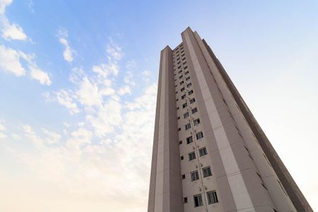 Apartamento para alugar com 43m², 2 quartos e 1 vaga Apartamento para alugar com 43m², 2 quartos e 1 vagaFachada