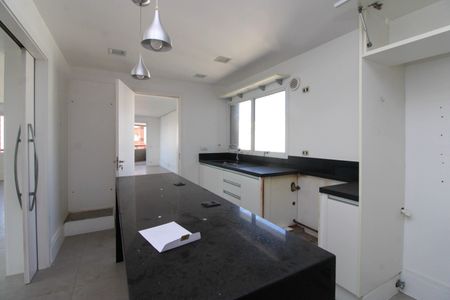 Apartamento à venda com 220m², 5 quartos e 4 vagasCozinha 