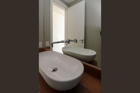 Apartamento à venda com 220m², 5 quartos e 4 vagasLavabo 