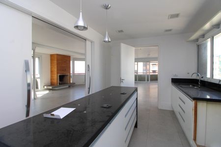 Apartamento à venda com 220m², 5 quartos e 4 vagasCozinha 