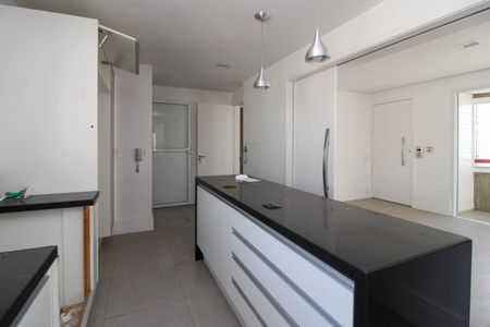 Apartamento à venda com 220m², 5 quartos e 4 vagasCozinha 