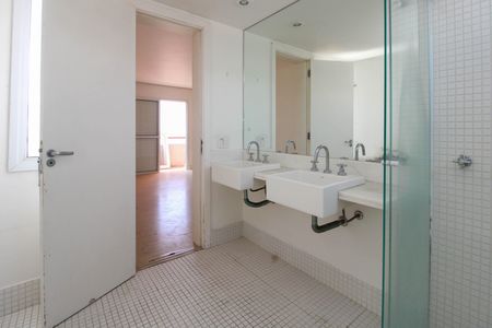 Apartamento à venda com 220m², 5 quartos e 4 vagasBanheiro Suíte 4