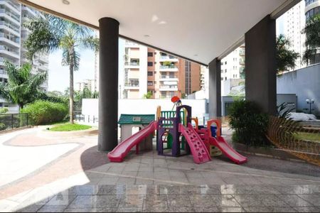 Apartamento à venda com 220m², 5 quartos e 4 vagasPlayground
