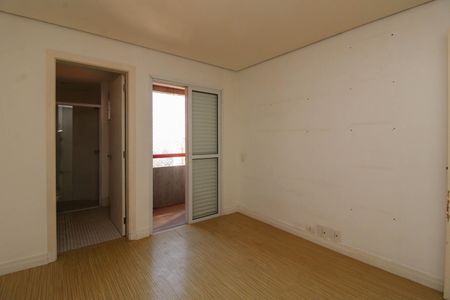 Apartamento à venda com 220m², 5 quartos e 4 vagas Suíte 2
