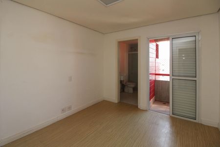 Apartamento à venda com 220m², 5 quartos e 4 vagas Suíte 2