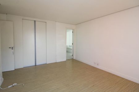 Apartamento à venda com 220m², 5 quartos e 4 vagasSuíte 4