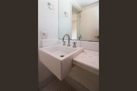 Apartamento à venda com 220m², 5 quartos e 4 vagasBanheiro Suíte 2