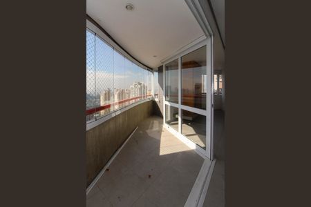 Apartamento à venda com 220m², 5 quartos e 4 vagasVaranda da Sala