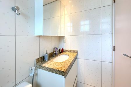 Apartamento à venda com 109m², 3 quartos e 2 vagas Apartamento à venda com 109m², 3 quartos e 2 vagasBanheiro da Suíte