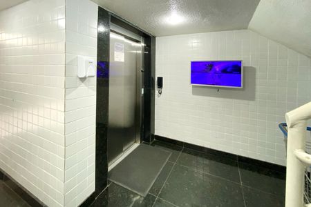 Apartamento à venda com 109m², 3 quartos e 2 vagas Apartamento à venda com 109m², 3 quartos e 2 vagasElevador