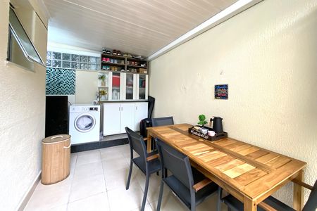 Apartamento à venda com 109m², 3 quartos e 2 vagas Apartamento à venda com 109m², 3 quartos e 2 vagasÁrea de Serviço