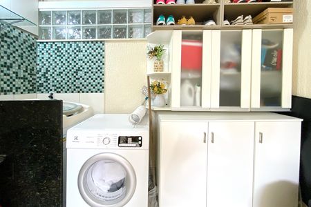 Apartamento à venda com 109m², 3 quartos e 2 vagas Apartamento à venda com 109m², 3 quartos e 2 vagasÁrea de Serviço