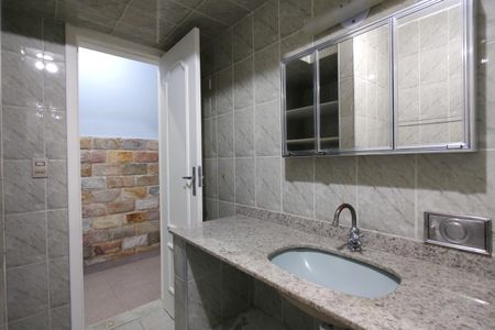 Casa para alugar com 158m², 2 quartos e sem vaga Casa para alugar com 158m², 2 quartos e sem vagaBanheiro Social