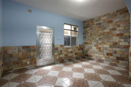 Sala de casa para alugar com 2 quartos, 158m² em Taquara, Rio de Janeiro