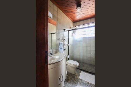 Casa à venda com 1078m², 4 quartos e 5 vagas Casa à venda com 1078m², 4 quartos e 5 vagasBanheiro Social