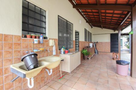 Casa à venda com 1078m², 4 quartos e 5 vagas Casa à venda com 1078m², 4 quartos e 5 vagasÁrea de Serviço