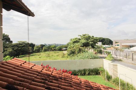 Casa à venda com 1078m², 4 quartos e 5 vagas Casa à venda com 1078m², 4 quartos e 5 vagasVista