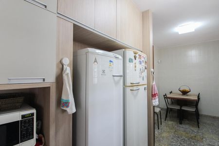 Casa à venda com 1078m², 4 quartos e 5 vagas Casa à venda com 1078m², 4 quartos e 5 vagasCozinha