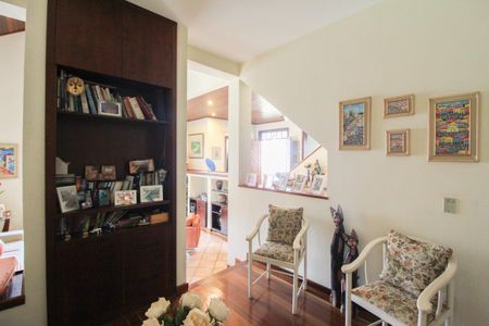 Casa à venda com 1078m², 4 quartos e 5 vagas Casa à venda com 1078m², 4 quartos e 5 vagasSala 2