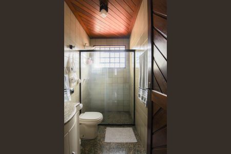 Casa à venda com 1078m², 4 quartos e 5 vagas Casa à venda com 1078m², 4 quartos e 5 vagasBanheiro Social