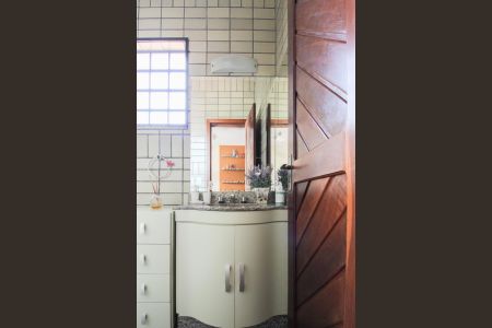 Casa à venda com 1078m², 4 quartos e 5 vagas Casa à venda com 1078m², 4 quartos e 5 vagasBanheiro da Suíte 2