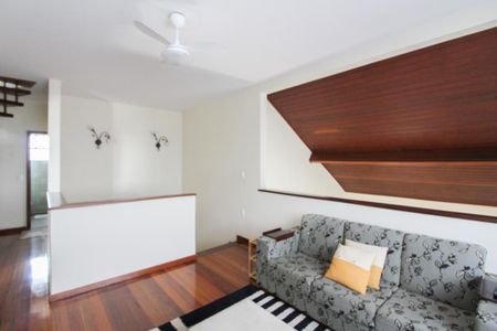 Casa à venda com 1078m², 4 quartos e 5 vagas Casa à venda com 1078m², 4 quartos e 5 vagasSala 3 - 2º andar