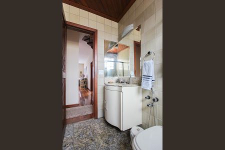Casa à venda com 1078m², 4 quartos e 5 vagas Casa à venda com 1078m², 4 quartos e 5 vagasBanheiro Social