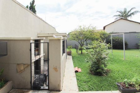 Casa à venda com 1078m², 4 quartos e 5 vagas Casa à venda com 1078m², 4 quartos e 5 vagasCanil