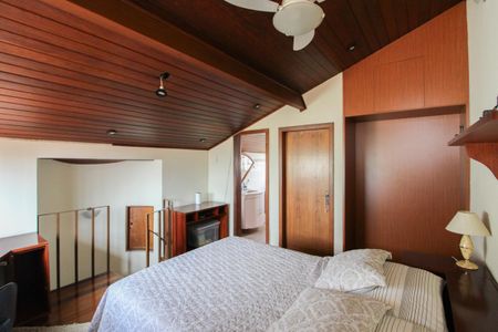 Casa à venda com 1078m², 4 quartos e 5 vagas Casa à venda com 1078m², 4 quartos e 5 vagasSuíte 3