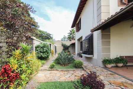 Casa à venda com 1078m², 4 quartos e 5 vagas Casa à venda com 1078m², 4 quartos e 5 vagasJardim