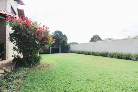 Casa à venda com 1078m², 4 quartos e 5 vagas Casa à venda com 1078m², 4 quartos e 5 vagasQuadra
