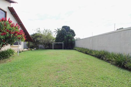 Casa à venda com 1078m², 4 quartos e 5 vagas Casa à venda com 1078m², 4 quartos e 5 vagasQuadra