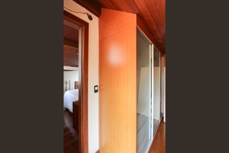 Casa à venda com 1078m², 4 quartos e 5 vagas Casa à venda com 1078m², 4 quartos e 5 vagasCloset da Suíte 3