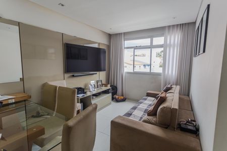 Sala de apartamento para alugar com 3 quartos, 67m² em Fernão Dias, Belo Horizonte