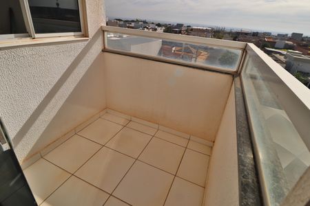 Sacada de apartamento para alugar com 2 quartos, 53m² em Minas Gerais, Uberlândia