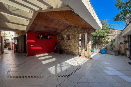 Garagem de casa à venda com 4 quartos, 320m² em Vila Brasilina, São Paulo