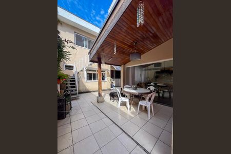 Quintal de casa à venda com 4 quartos, 320m² em Vila Brasilina, São Paulo